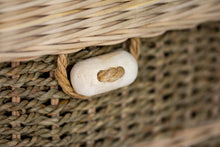 Load image into Gallery viewer, Handwoven seagrass pet coffin toggle close up.
